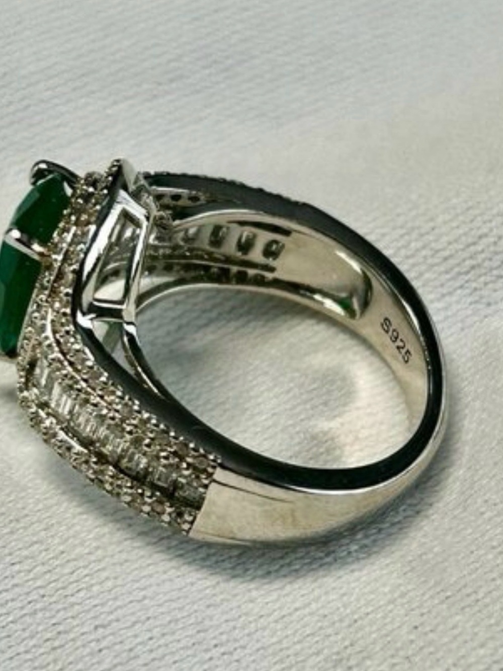 EMERALD GREEN PEAR ON 925  6 3/4 - Picture 4 of 8